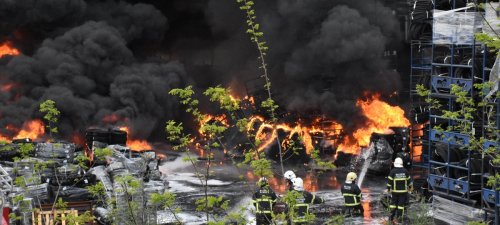 Bilecik'te lastik üretim fabrikasında yangın