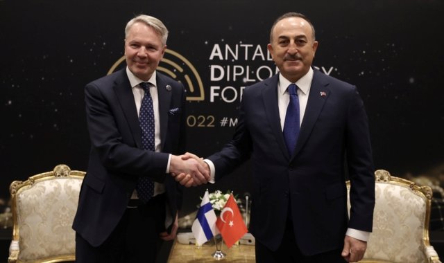 Çavuşoğlu, Finlandiyalı mevkidaşı Haavisto ile telefonda görüştü