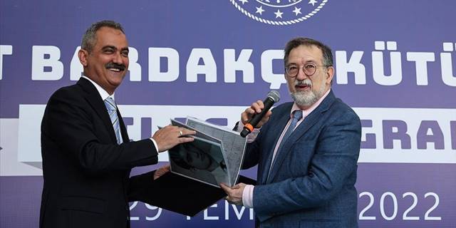 Milli Eğitim Bakanı Özer: 2 ay gibi kısa sürede günlük 272 kütüphane kurduk