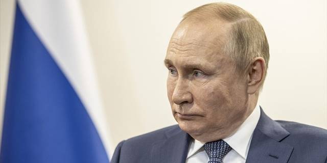 Putin: Yaratılan sorunlara rağmen petrol ve gaz gelirlerimiz artıyor