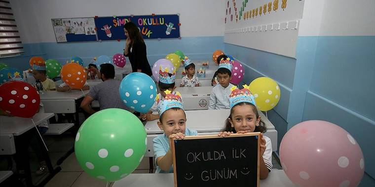 MEB, miniklerin okula uyum eğitimini veli seminerleri ile yarın başlatıyor