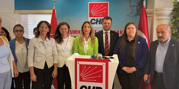 CHP'li Nazlıaka, Aksaray'da partisinin il başkanlığını ziyaret etti