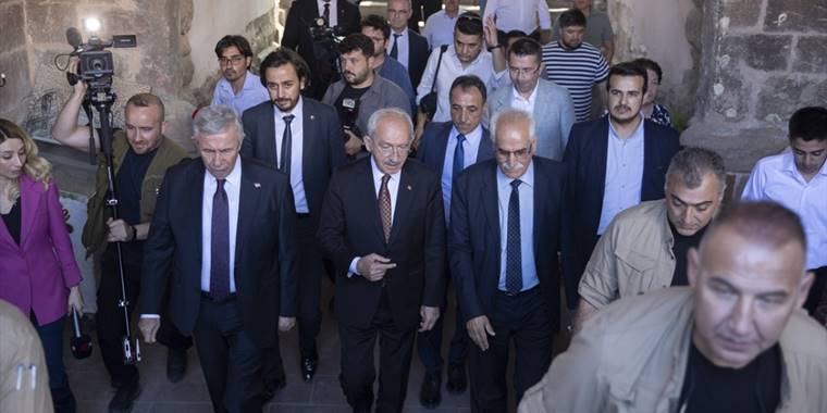 CHP Genel Başkanı Kılıçdaroğlu, Nallıhan'da esnafı ziyaret etti