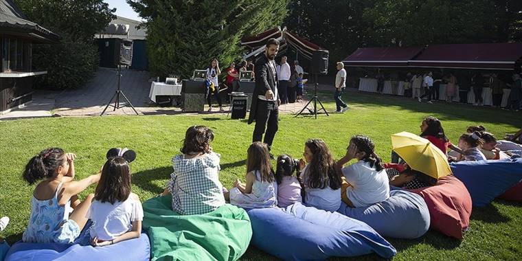 Koruyucu aileler 'farkındalık oluşturmak' için bir araya geldi