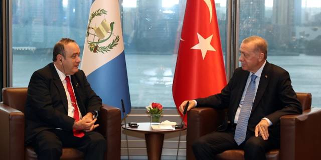 Cumhurbaşkanı Erdoğan, Guatemala Cumhurbaşkanı Falla ile görüştü