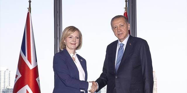 Cumhurbaşkanı Erdoğan, İngiltere Başbakanı Liz Truss ile bir araya geldi