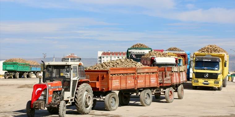 Kazım Taşkent Eskişehir Şeker Fabrikası'nda pancar alımları başladı