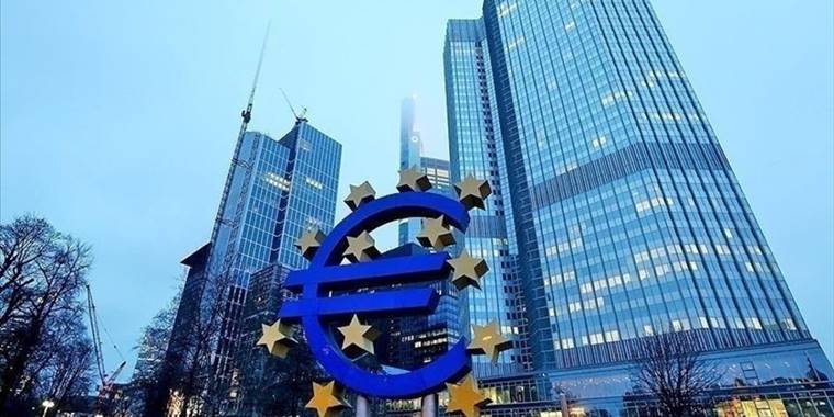 ECB tutanakları büyüme endişelerine rağmen güçlü faiz artışı sinyali verdi