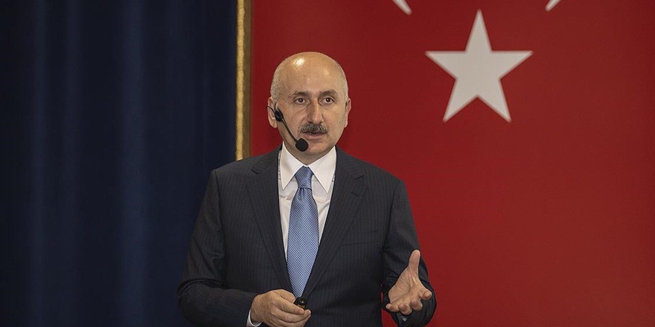 Bakan Karaismailoğlu: Şimdi yüzde 65'i demir yolu ağırlıklı yatırım dönemine girdik