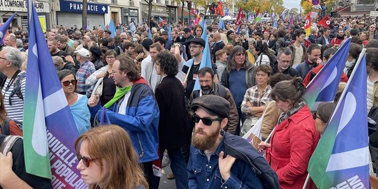 Fransa'da hayat pahalılığını protesto için binlerce kişi sokaklara döküldü