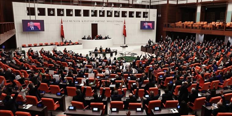 Türk askerinin Azerbaycan'daki görev süresini uzatan Cumhurbaşkanlığı tezkeresi TBMM'de