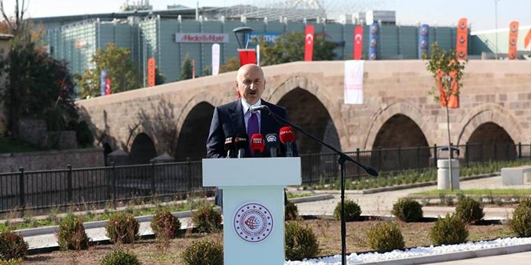 Bakan Karaismailoğlu restore edilen Ankara'daki tarihi Akköprü'nün açılışını gerçekleştirdi