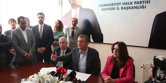 CHP Grup Başkanvekili Özel, Kayseri'de basın toplantısı düzenledi: