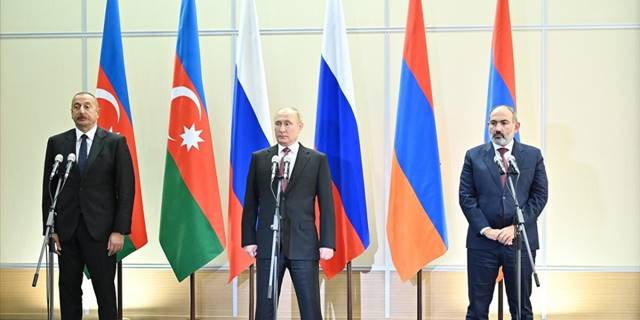 Putin, Aliyev ve Paşinyan, Soçi'de bir araya geldi