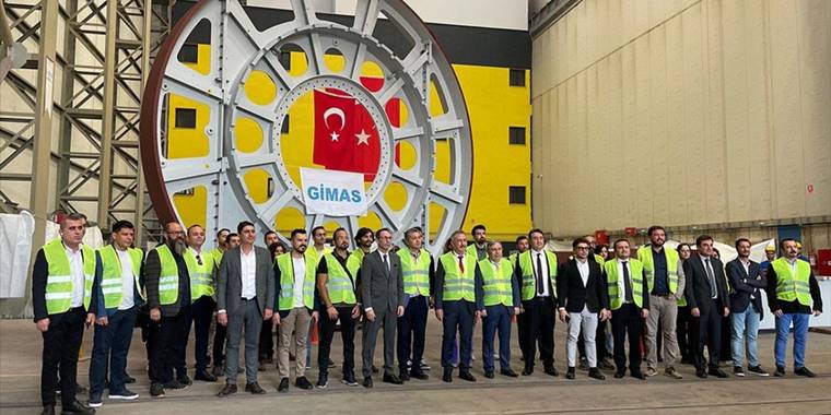 Rüzgar enerjisi sektör temsilcileri İzmir'deki fabrikalara teknik gezi gerçekleştirdi