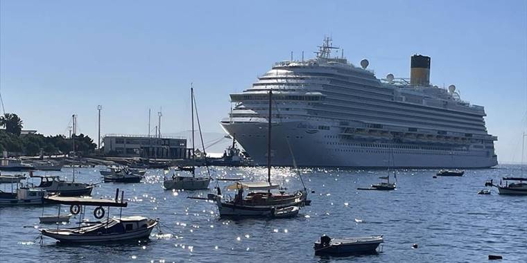 Bodrum'a "Costa Venezia" kruvaziyeri ile 1821 yolcu geldi