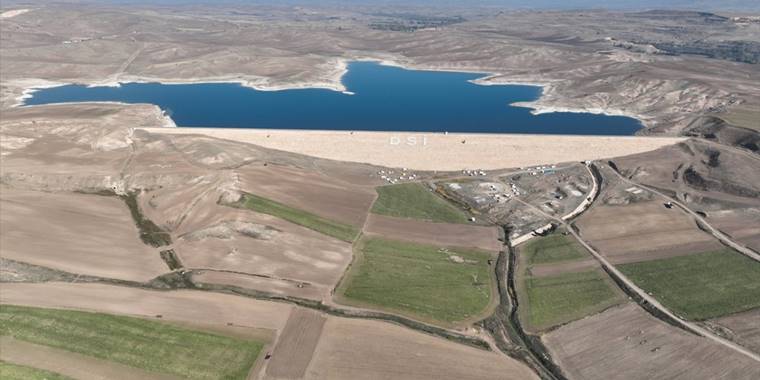 Yıldızeli Navruz Barajı sulaması inşaatında çalışmalar sürüyor