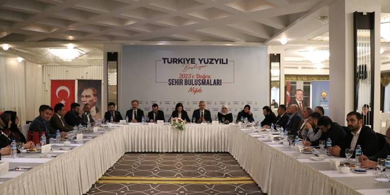 AK Parti Genel Başkan Yardımcısı Karaaslan, Niğde'de STK temsilcileriyle buluştu