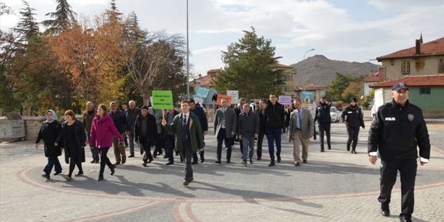 Sivrihisar'da obezite ve diyabete dikkati çekmek için yürüyüş düzenlendi