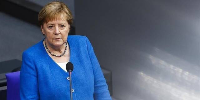 Merkel, Almanya Silahlı Kuvvetleri'ni daha iyi silahlarla donatmadığı konusunda öz eleştiride bulundu