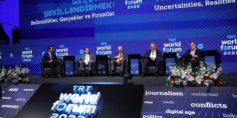 TRT World Forum 2022'de 'Resesyon ve Stagflasyon Arasında: Dünya Ekonomisi Dönüm Noktasında' paneli düzenlendi