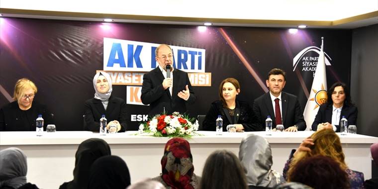 AK Parti, Eskişehir'de "Siyaset Akademisi Kadın" programı düzenledi