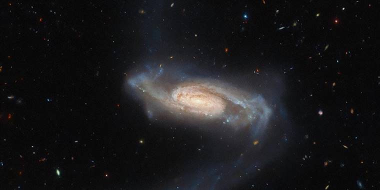 Before the hubble. Цветущая Галактика eso 381-12.