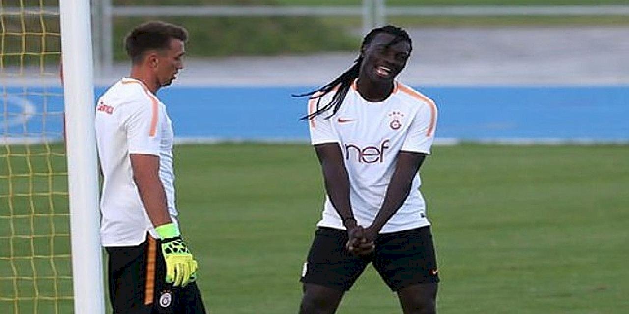 Muslera ve Gomis'ten Örnek Kaptanlık: 'Primler Herkes İçin Eşit Olmalı…'