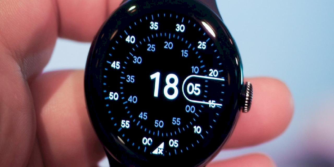 Google Pixel Watch, Şubat 2023 Güvenlik Güncellemesini Aldı