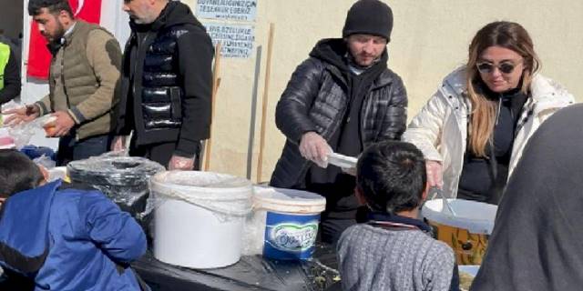 Aslı Hünel'den depremzedelere servis