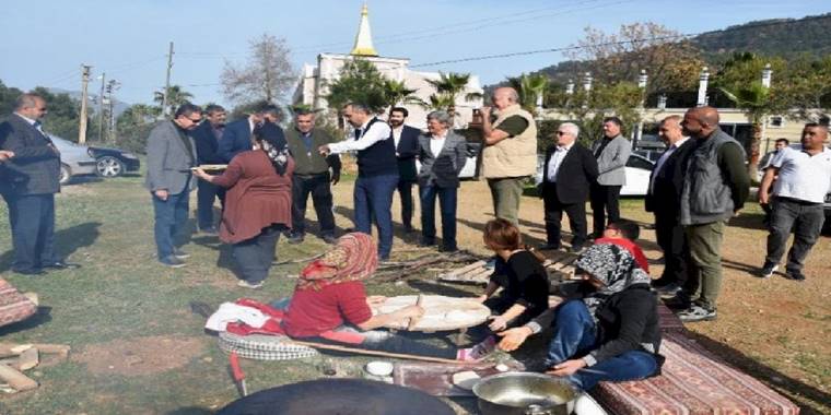 MHP Antalya'dan depremzedelere ziyaret