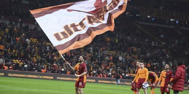 GALATASARAY HABERLERİ: Dries Mertens'in eşinden flaş istek! Taraftarları üzecek haber