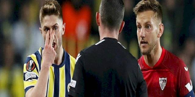 Fenerbahçe'ye Sevilla karşısında VAR'dan penaltı çıktı!