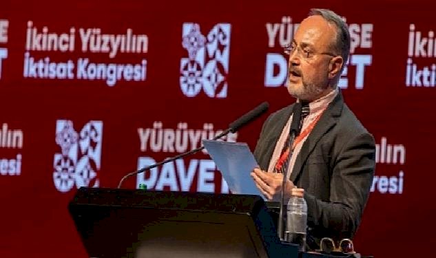 Doç. Dr. Erol Köroğlu: Daha farklı bir Türkiye için eleştirel okurlar yetiştirmeyi başarmalıyız