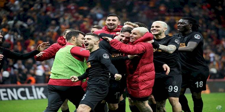 TRANSFER HABERLERİ - Galatasaray bombayı patlatıyor! Yıldız isim Türkiye'ye dönüyor