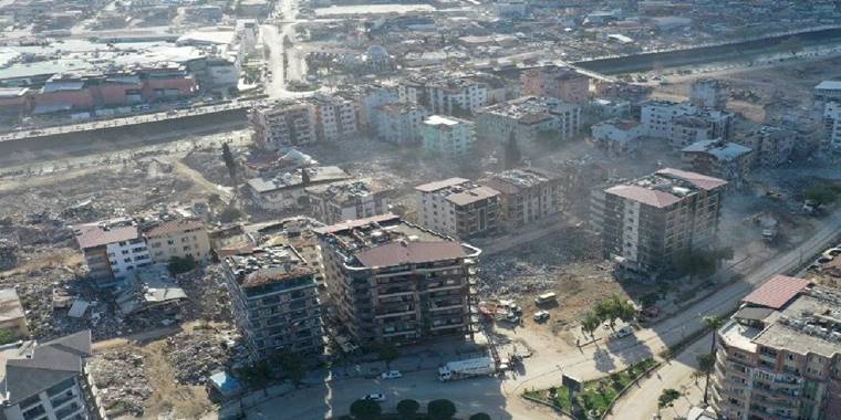 Hatay’da enkaz kaldırma sürüyor