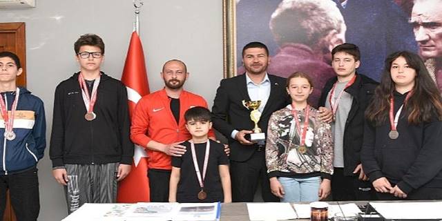 Foça Belediyespor Kulübü Taekwondo Şubesi başarılarıyla Foça'yı gururlandırıyor