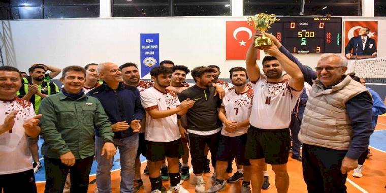 Trakya Cup Voleybol'da şampiyon Malkaraspor