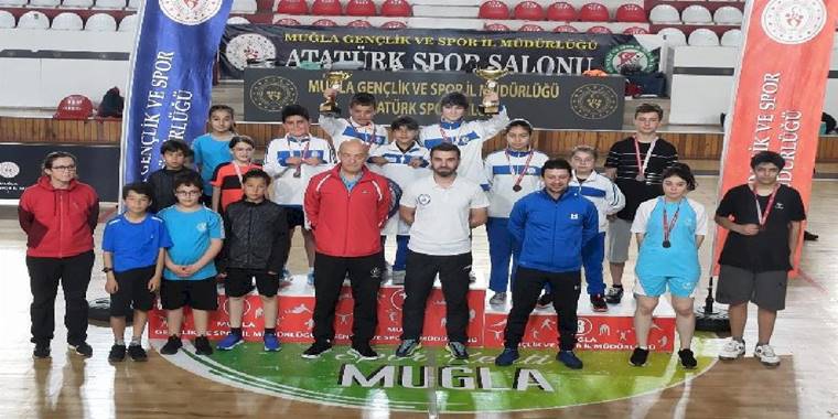 Masa tenisinde Muğlalı sporculardan büyük başarı