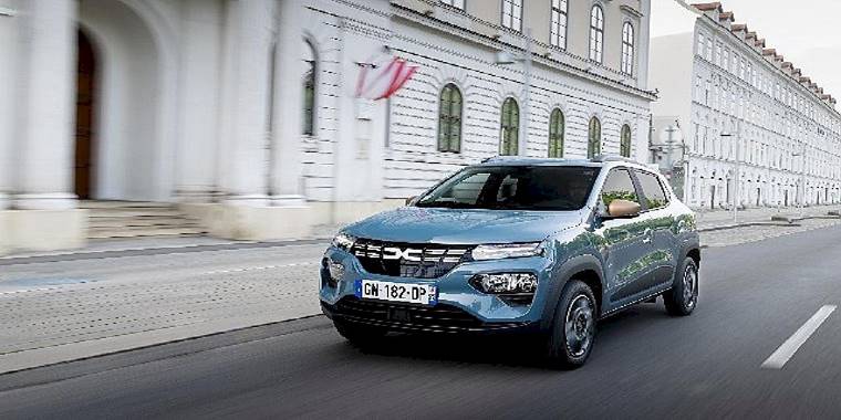 Türkiye'nin en ulaşılabilir %100 elektrikli modeli yeni Dacia Spring'in fiyatı belli oluyor