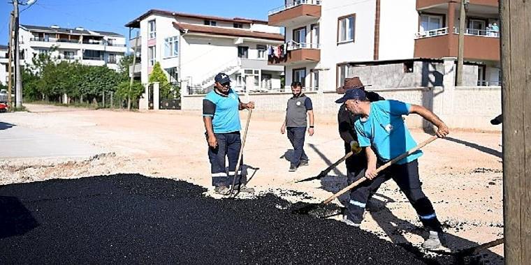  Kartepe'de Asfalt atağı tüm hızıyla devam ediyor 