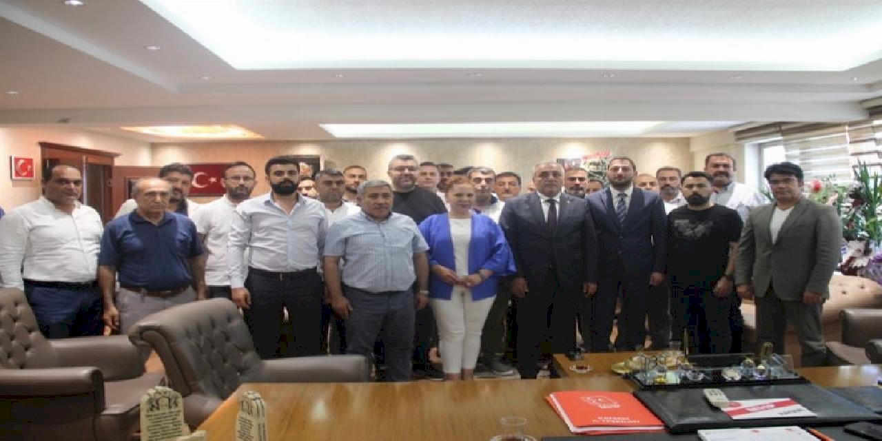 MHP Kayseri'ye ziyaretçi akını