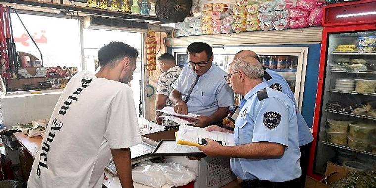 Karabağlar Belediyesi'nden işyerlerinde kapsamlı denetim