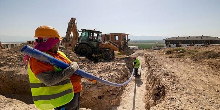 Menemen Seyrek ve Villakent mahallelerinin içme suyu hattı yenileniyor