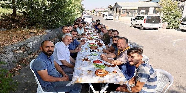 AK Parti Nevşehir Milletvekili Özgün ve Belediye Başkanı Savran, Sanayi Esnafı ile Kahvaltıda bir araya geldi