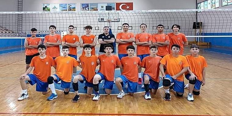 İnegöl Belediyespor Voleybolda 4 Kategoride Yarışacak