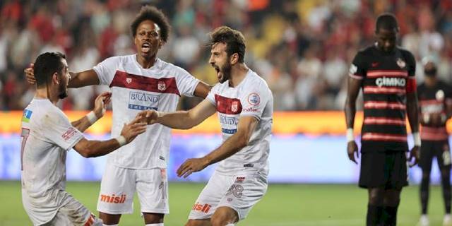 Gaziantep FK 1-3 Sivasspor (MAÇ SONUCU-ÖZET) | Sivasspor 3 puanı 3 golle aldı!