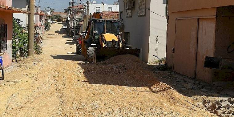 Serik'te iki mahallenin içme suyu hattı yenilendi