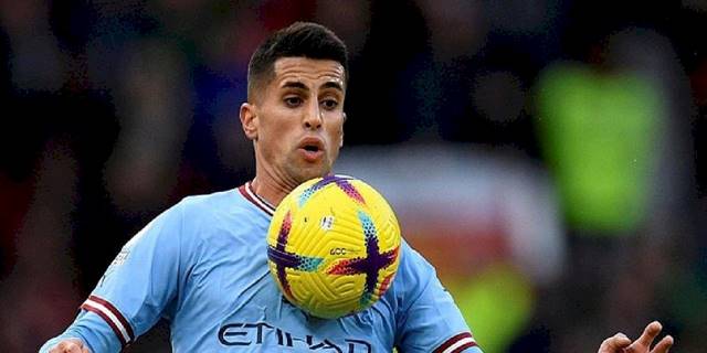 Barcelona Joao Cancelo'yu Manchester City'den sezon sonuna kadar