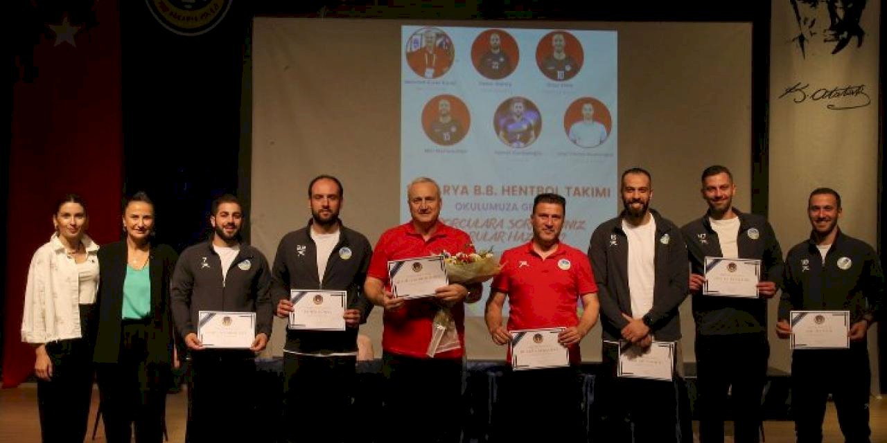 Sakarya Büyükşehir hentbol minik sporseverlerle buluştu